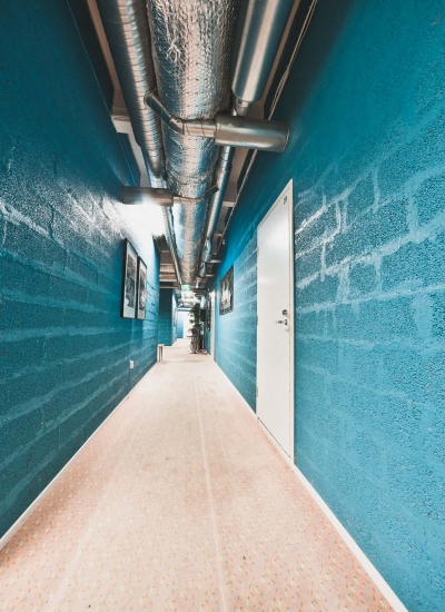 Treenikämpät Helsinki Sound-Inn käytävä.